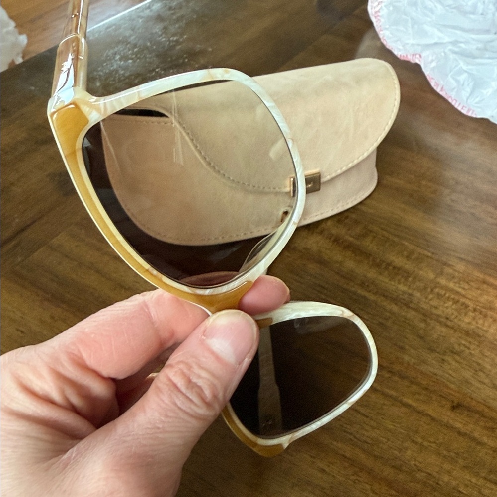 Chloe 734S Sunglasses with Case - Cream Champagne and Brown - Picture 4 of 11